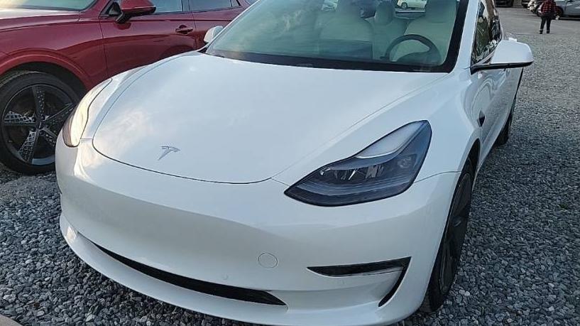 TESLA MODEL 3 2021 5YJ3E1EAXMF063829 image